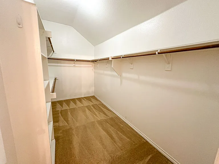 1715 Nestledown Dr — Photo 16