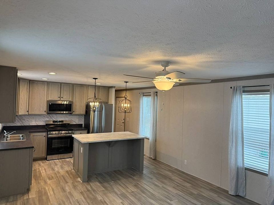 1st image of 418 N Troutman St #6