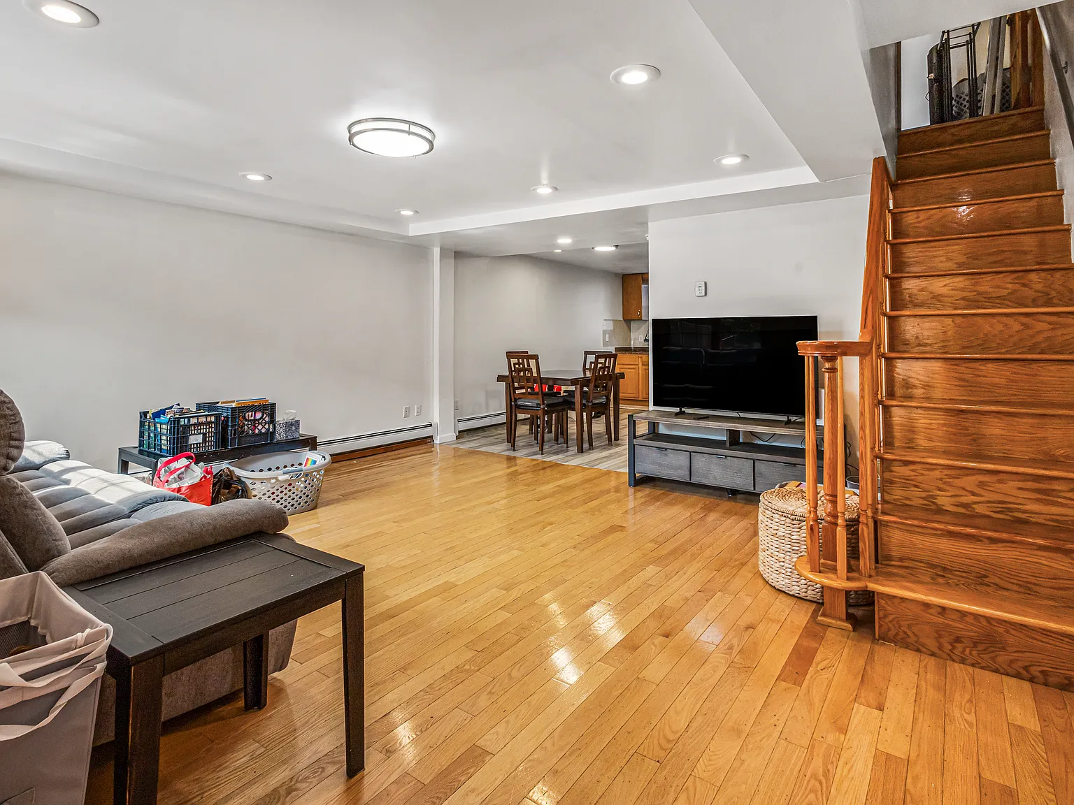 2027 East 34th Street — Photo 2