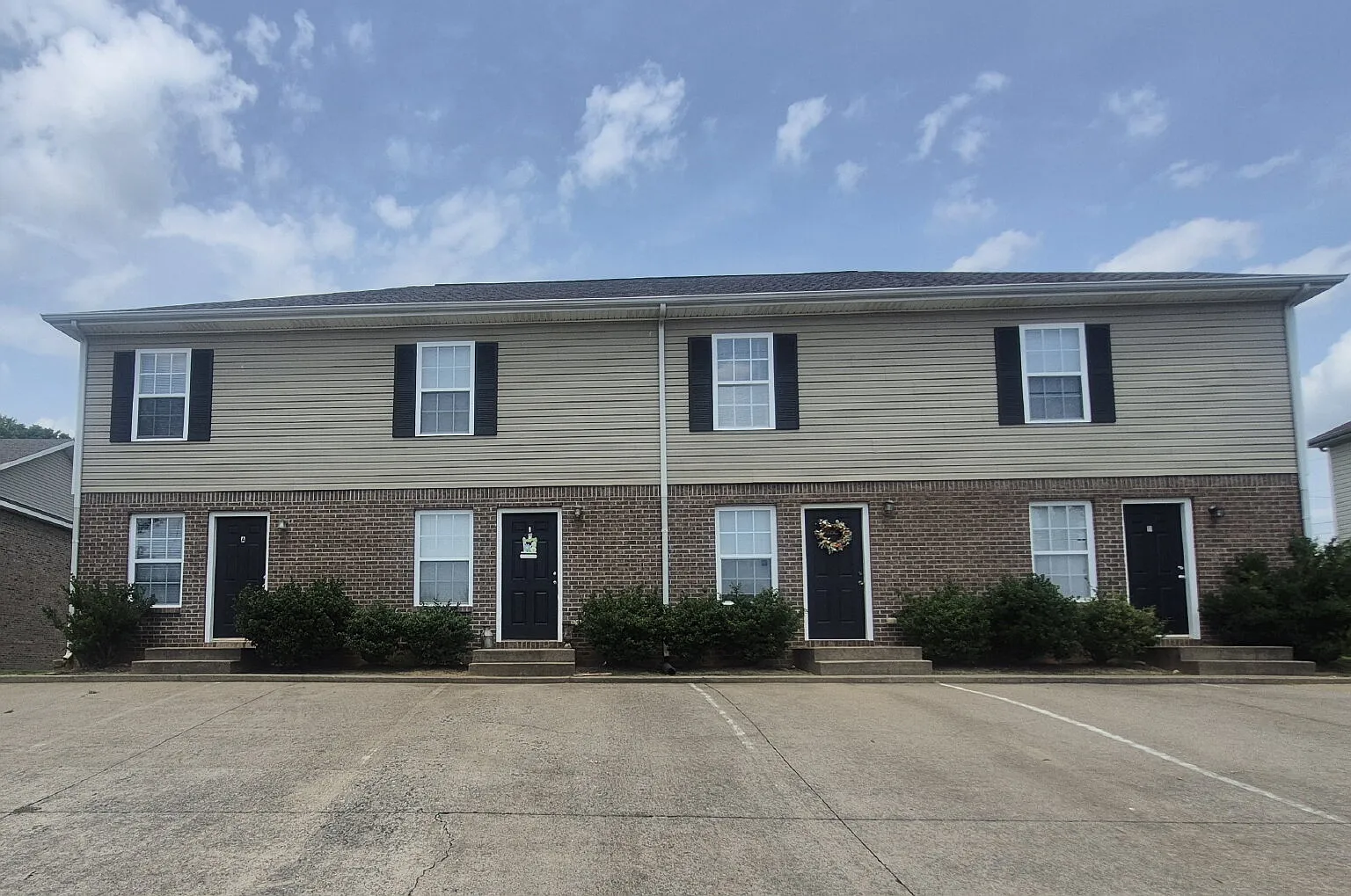 2 bed, 1.5 bath, 950 sqft, $950 — Photo 1