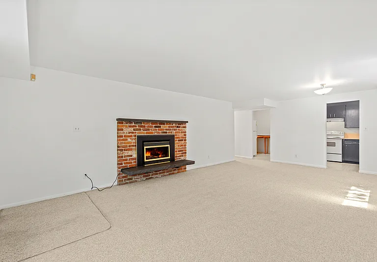 5044 Sand Point Way NE — Photo 4