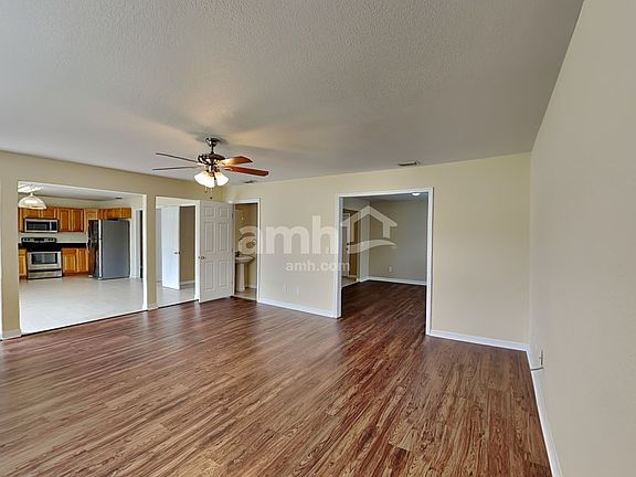 5th image of 602 Lyndsey Ln