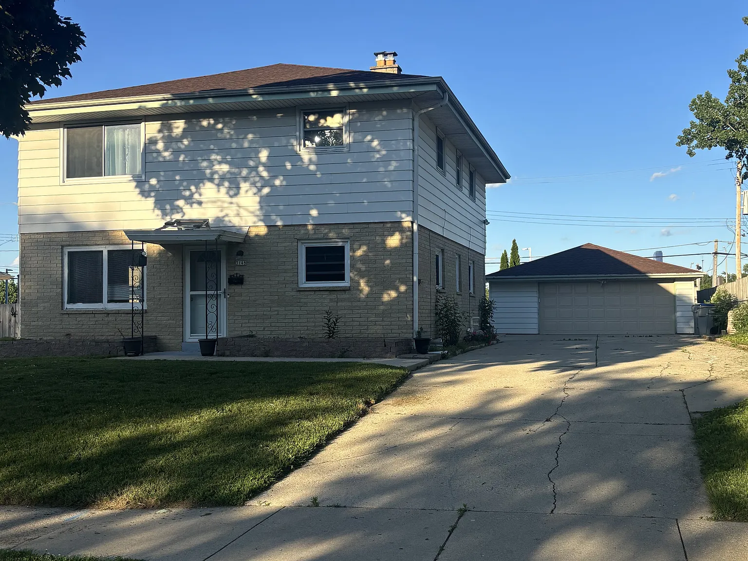 3 bed, 1130 sqft, $2,100 — Photo 1