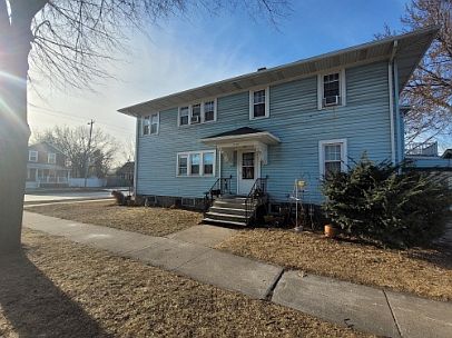 2nd image of 701 N Chestnut Avenueupper