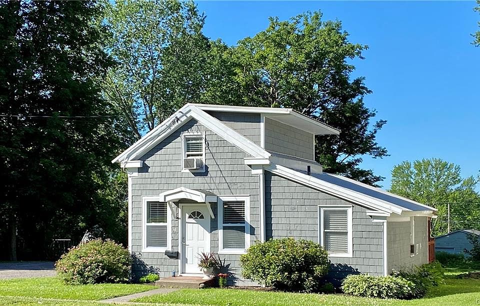 1st image of 34 Salina St