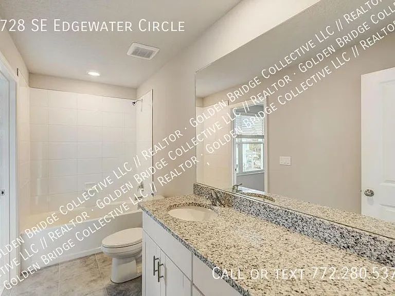 5728 SE Edgewater Cir — Photo 3
