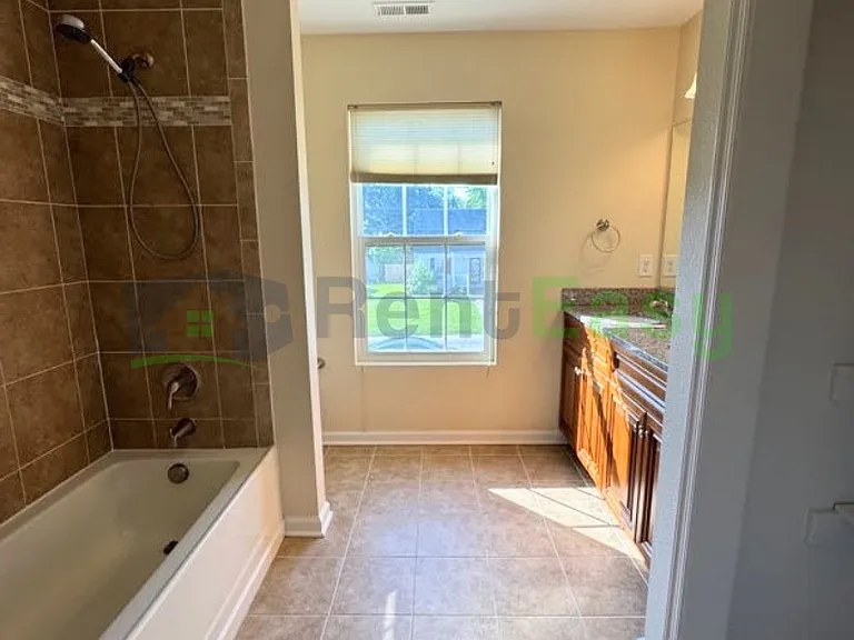 8019 Keene Rd — Photo 18