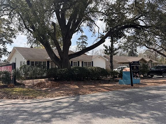 2nd image of 809 W Semands St