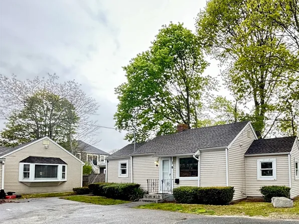 22 Oak Neck Rd, Hyannis, MA 02601