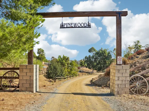 20450 Wendy Ln, Murrieta, CA 92562