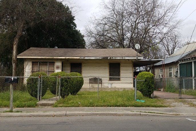 1st image of 4011 El Paso St