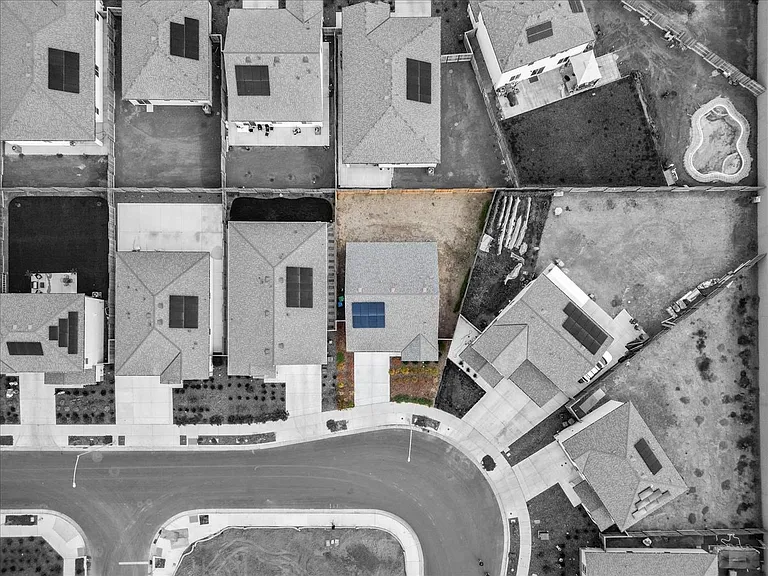10400 Skynyrd Way — Photo 17