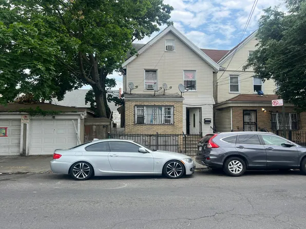 34-11 102nd St, Corona, NY 11368