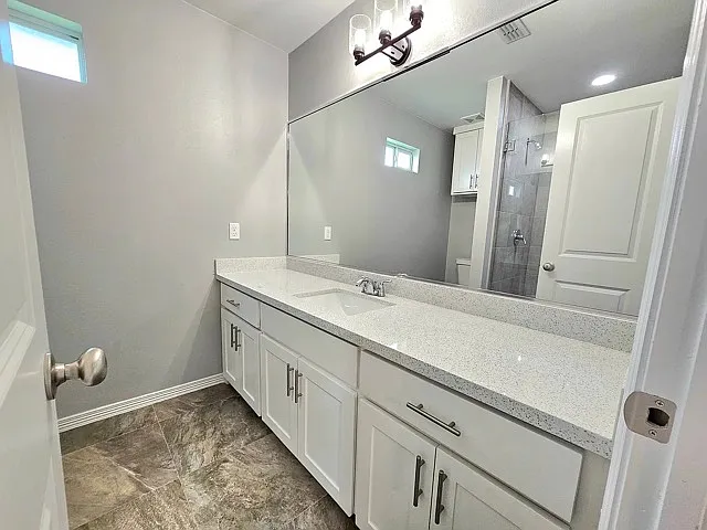 2 bed, 830 sqft, $1,050 — Photo 3