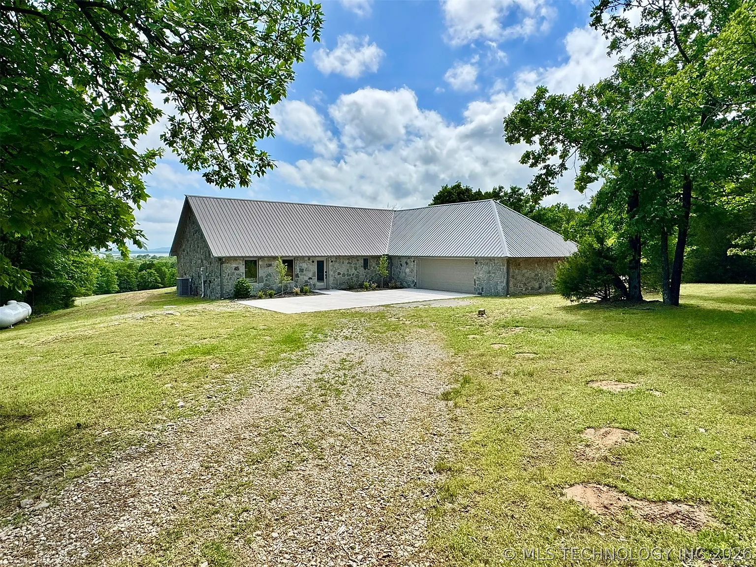5 bed, 3.5 bath, 2310 sqft, $10,000 — Photo 3