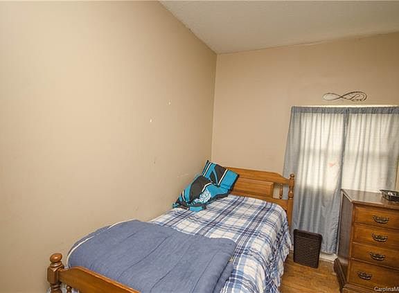 4th image of 846 Jefferson Ave