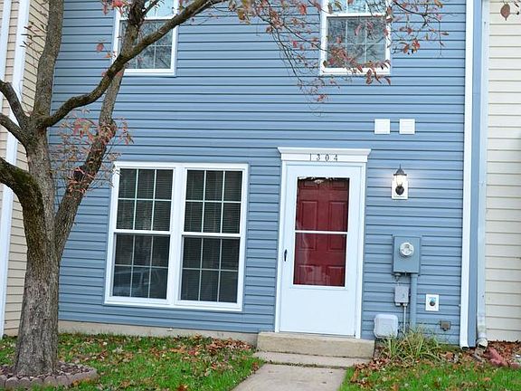 2nd image of 1304 Stockett Sq