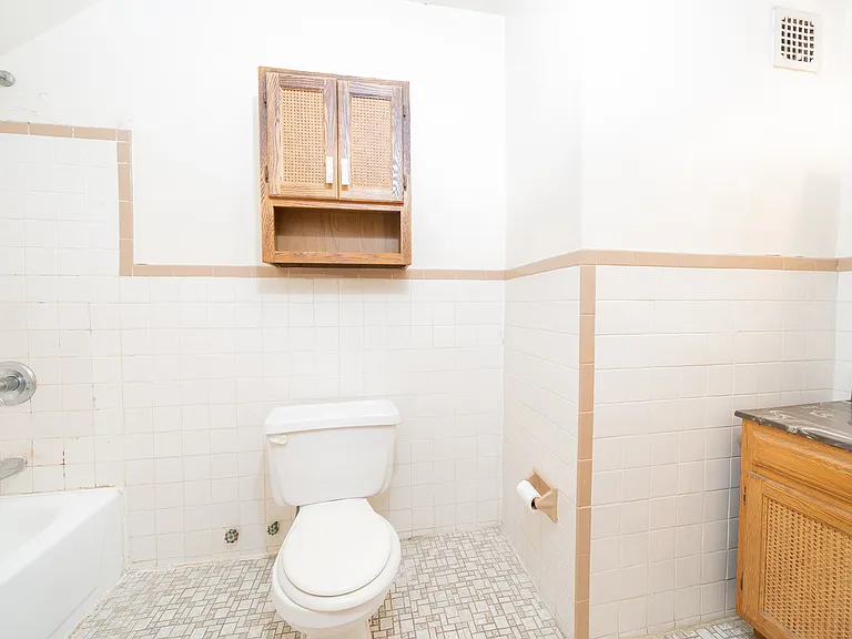 321 W 80th St #1 — Photo 4