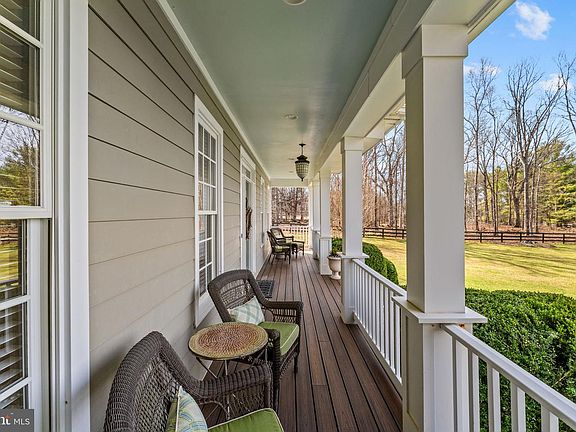 5th image of 18940 Airmont Rd