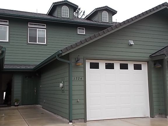 2nd image of 1724 32nd St