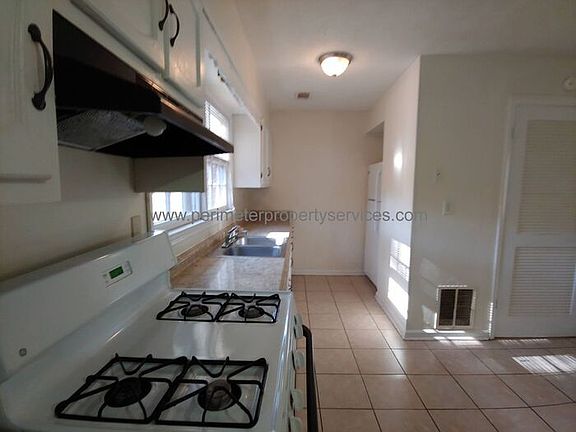 2nd image of 2129 Golfview Dr SE #2131