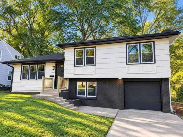 7503 E 93rd St, Kansas City, MO 64138