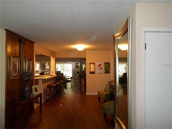 4th image of 716 W End Cres N