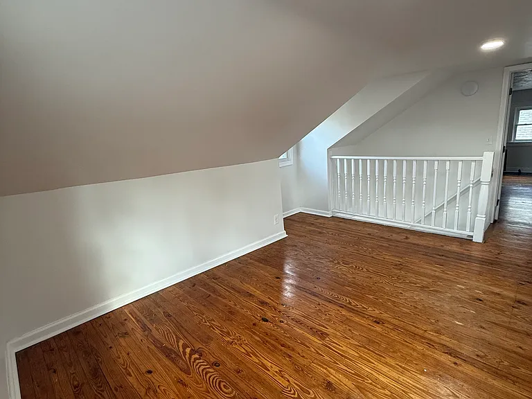 224 Stratford Rd — Photo 5