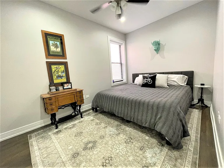 1455 W Farragut Ave #1 — Photo 17