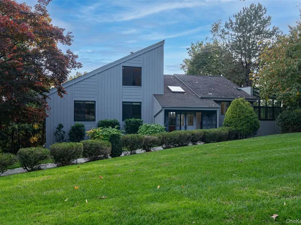 8 Heritage Drive, Pleasantville, NY 10570