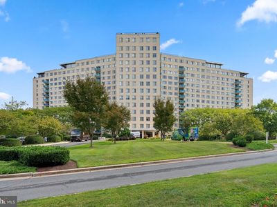 10401 Grosvenor Pl APT 413, Rockville, MD, 20852