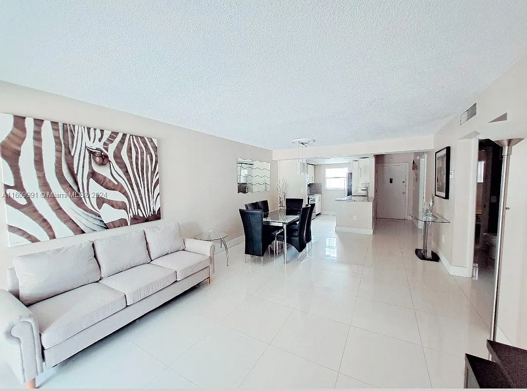 Le Cartier Condo — Photo 3