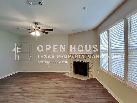 3rd image of 17919 Royal Gate Ln