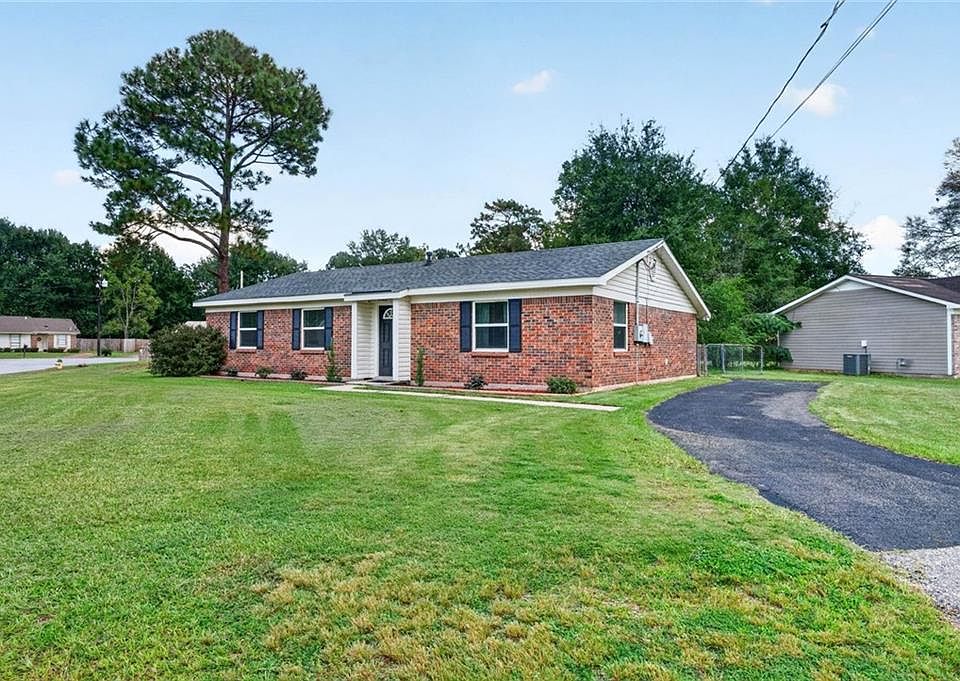 1st image of 801 Trailwood Dr W