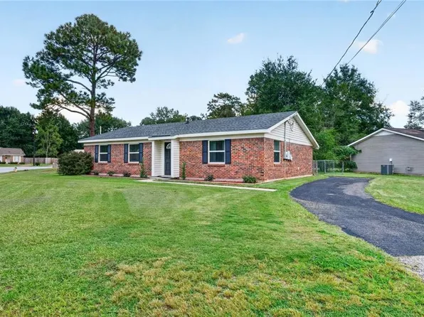 801 Trailwood Dr W, Mobile, AL 36608