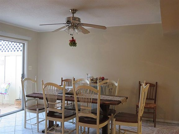 5th image of 1708 Palm Valley Dr W
