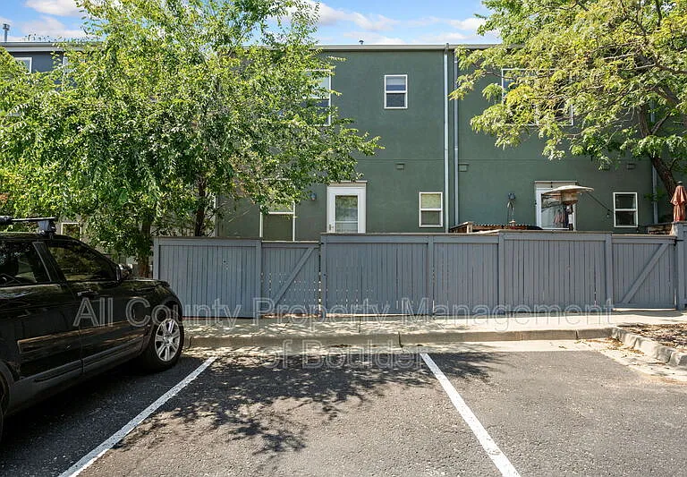 1345 Yellow Pine Ave — Photo 19
