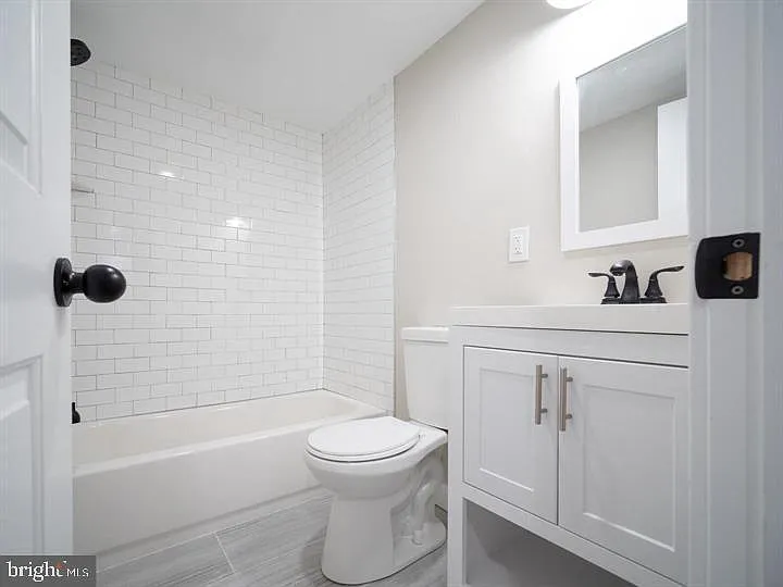 2930 Nicholas St — Photo 22