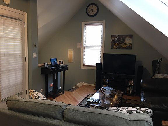 3rd image of 2513 N Southport Ave APT 3R