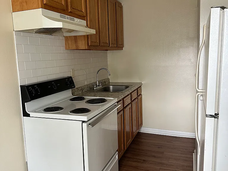 5476 Southgate Blvd — Photo 31