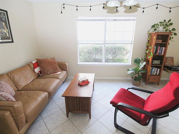 2nd image of 113 Wildflower Ln