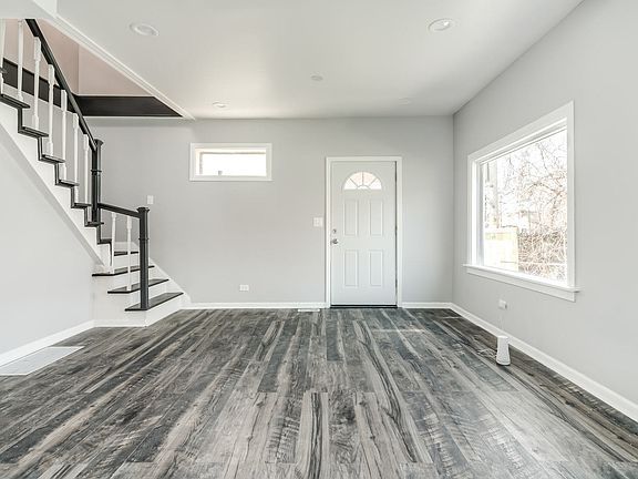 3rd image of 7943 S East End Ave