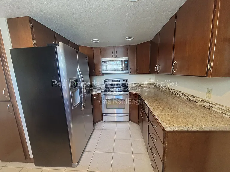 414 Douglass Ave — Photo 10
