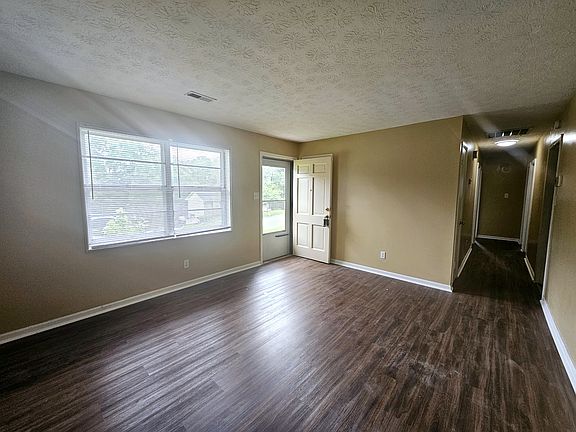 4th image of 4907 Oakbrook Ct