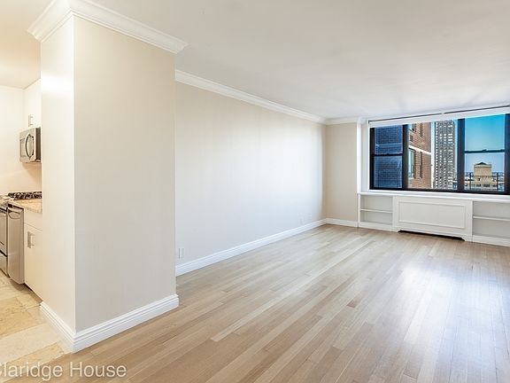 4th image of 201 E 87th St APT 24B