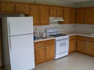 507 N 6th St #B, Waterford, WI 53185