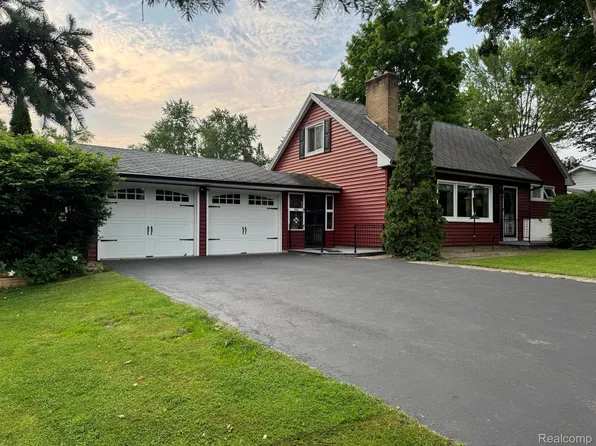 426 Renker Rd, Lansing, MI 48917