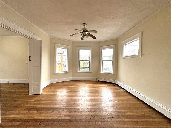3rd image of 20 Dunster Rd #2