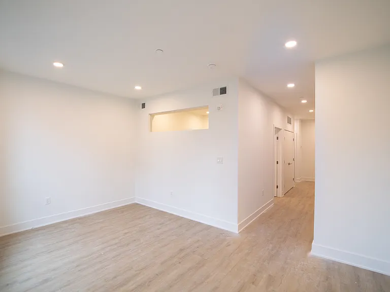 1325 N Lee St — Photo 28