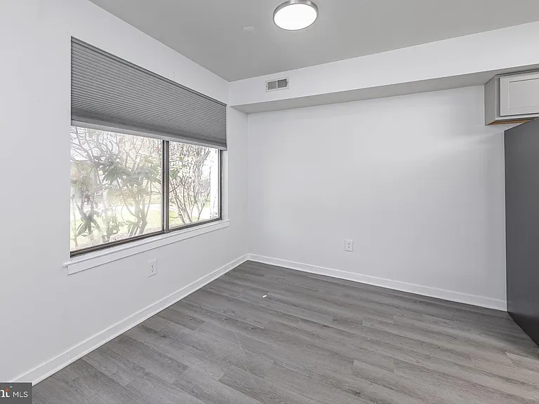 1309 Roberts Way — Photo 2